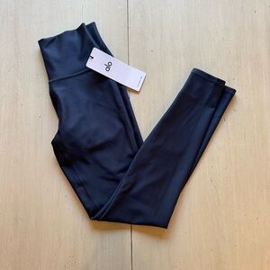 Alo High-Waist Airlift Legging in Navy Size Small